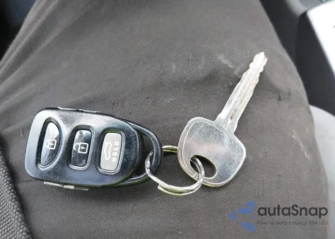 2009 Hyundai Elantra Gls z USA, uszkodzony, nr VIN KMHDU46D89U702625